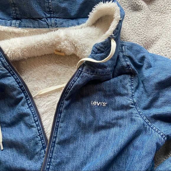 Zip up Levi’s jacket with Sherpa lining - Picture 2 of 3